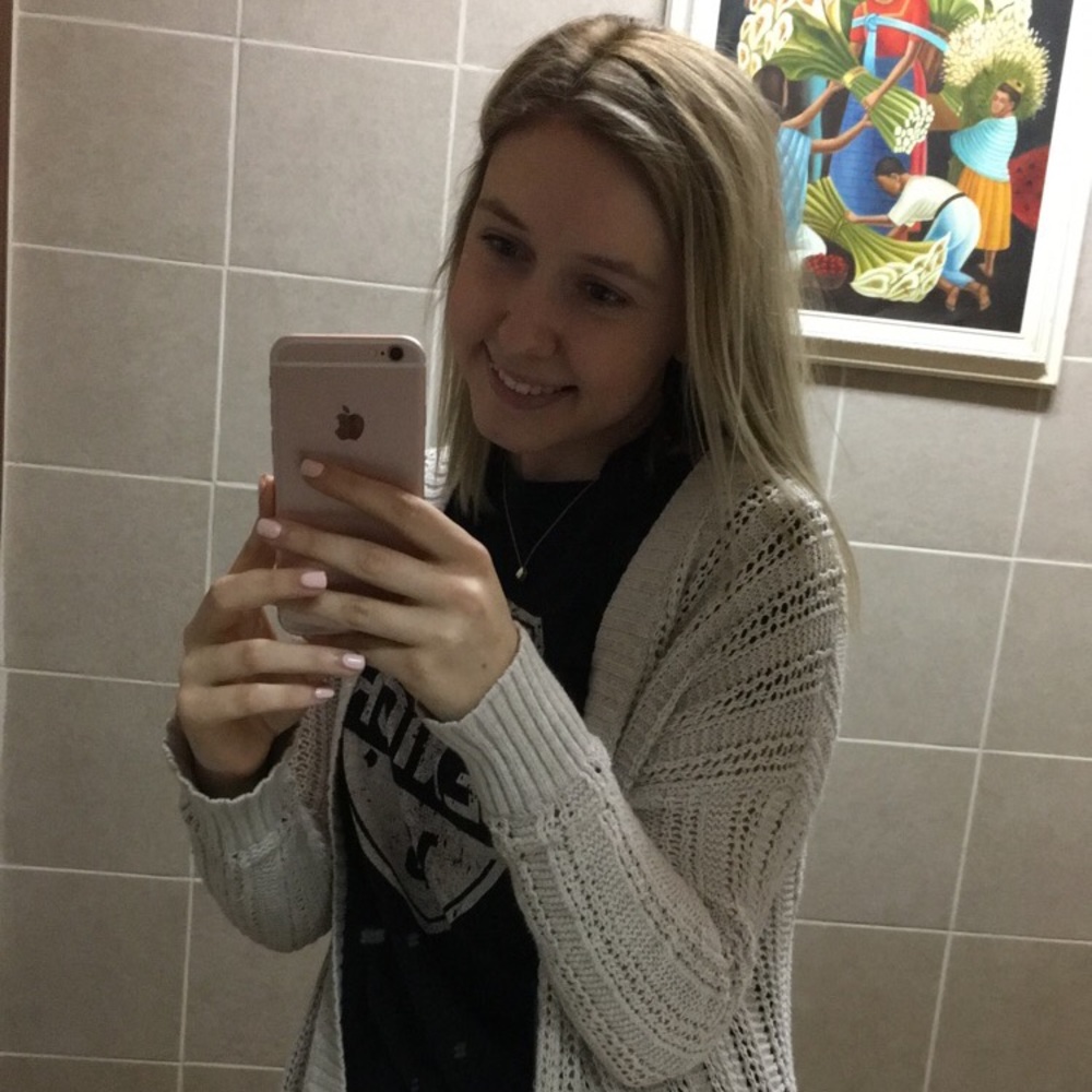 Meet your Posher, Elizabeth